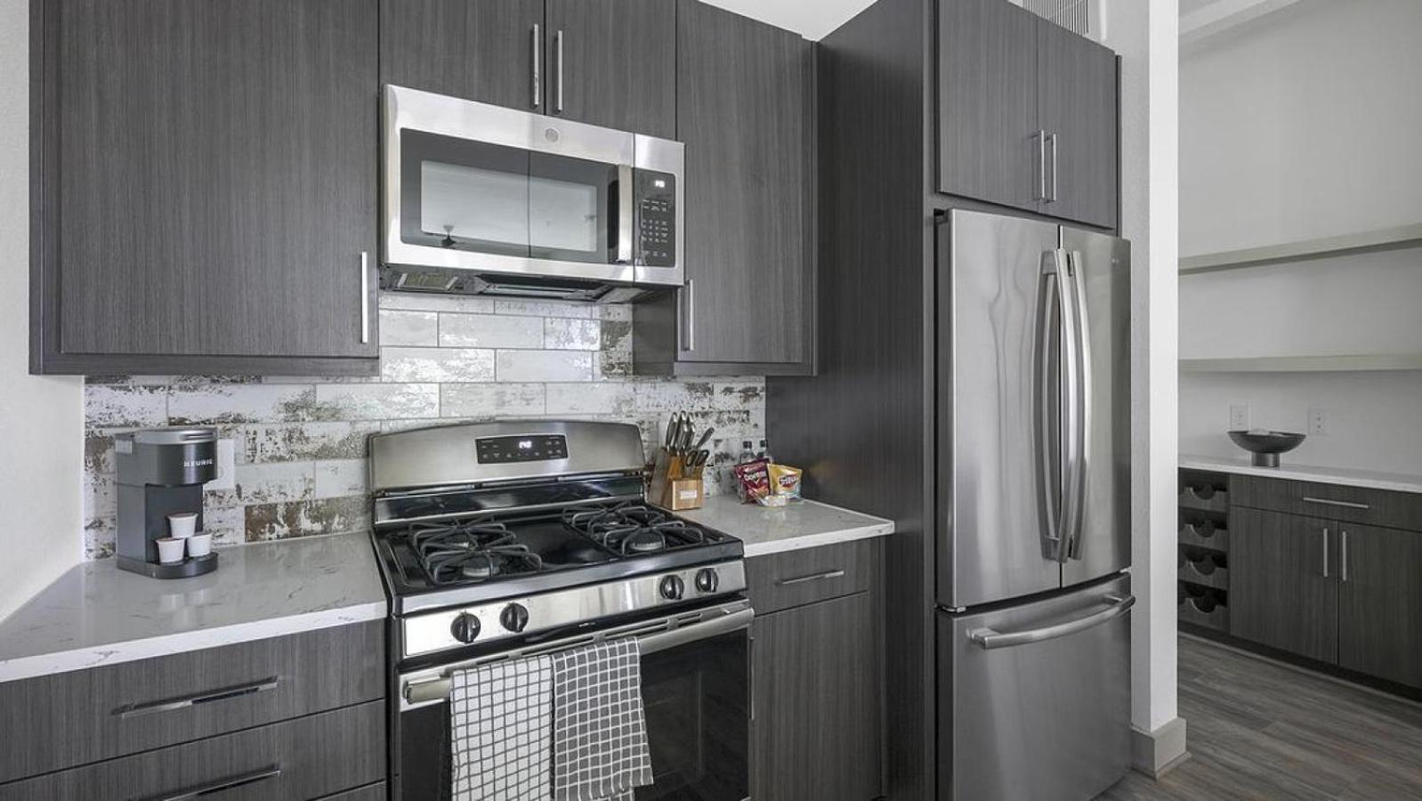 Landing - Modern Apartment With Amazing Amenities Houston Exterior foto